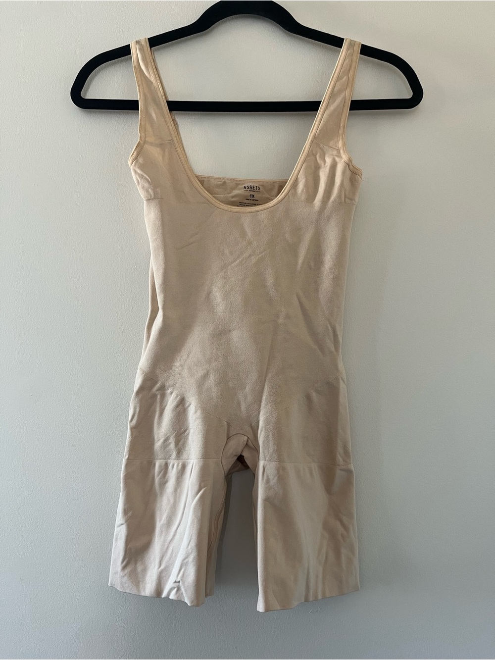Spanx Assets Shapewear 1X Nude Full Body Shaper Mid Thigh Bodysuit